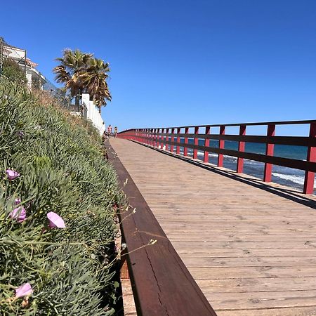 Studio On The Beach Front Apartment Malaga Bagian luar foto