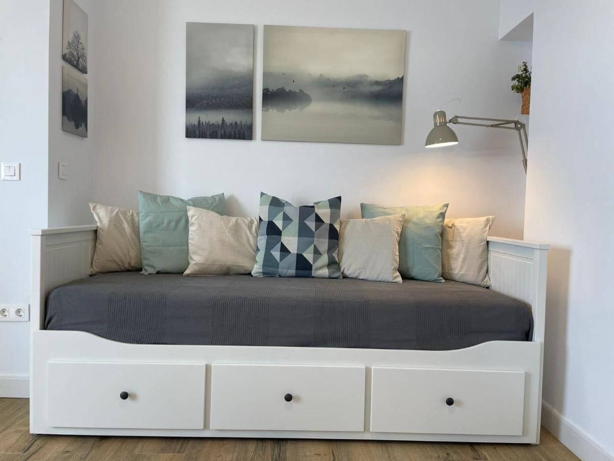 Studio On The Beach Front Malaga Bagian luar foto