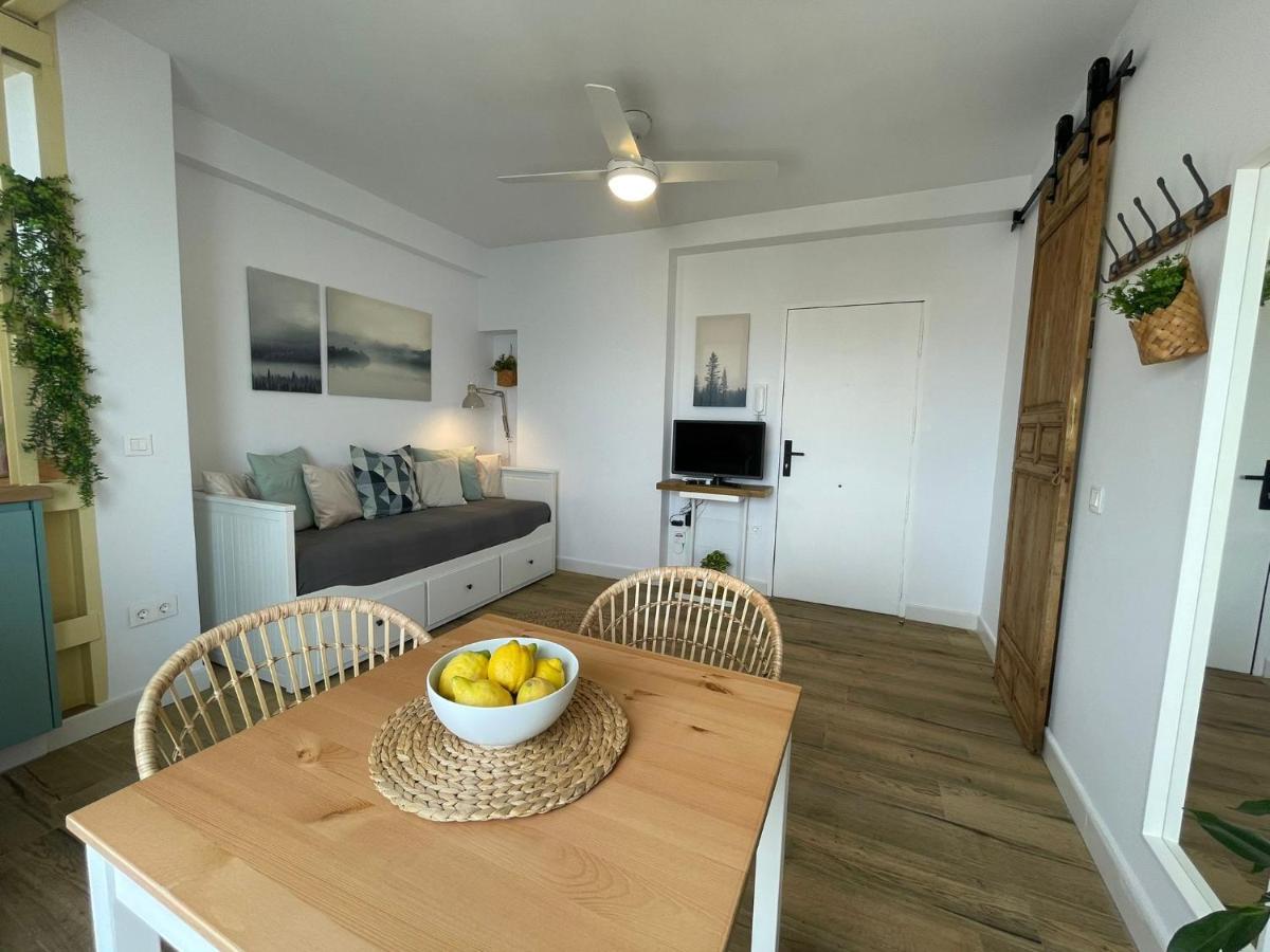 Studio On The Beach Front Malaga Bagian luar foto