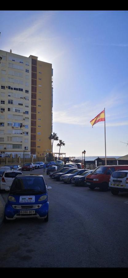 Studio On The Beach Front Apartment Malaga Bagian luar foto