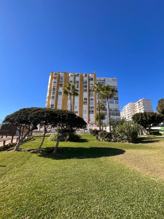 Studio On The Beach Front Apartment Malaga Bagian luar foto