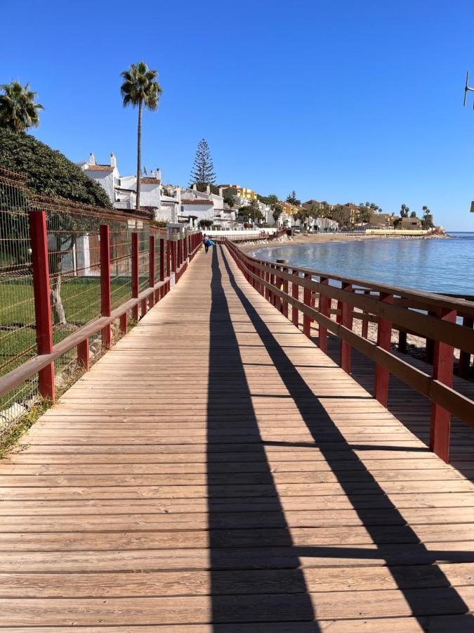 Studio On The Beach Front Apartment Malaga Bagian luar foto