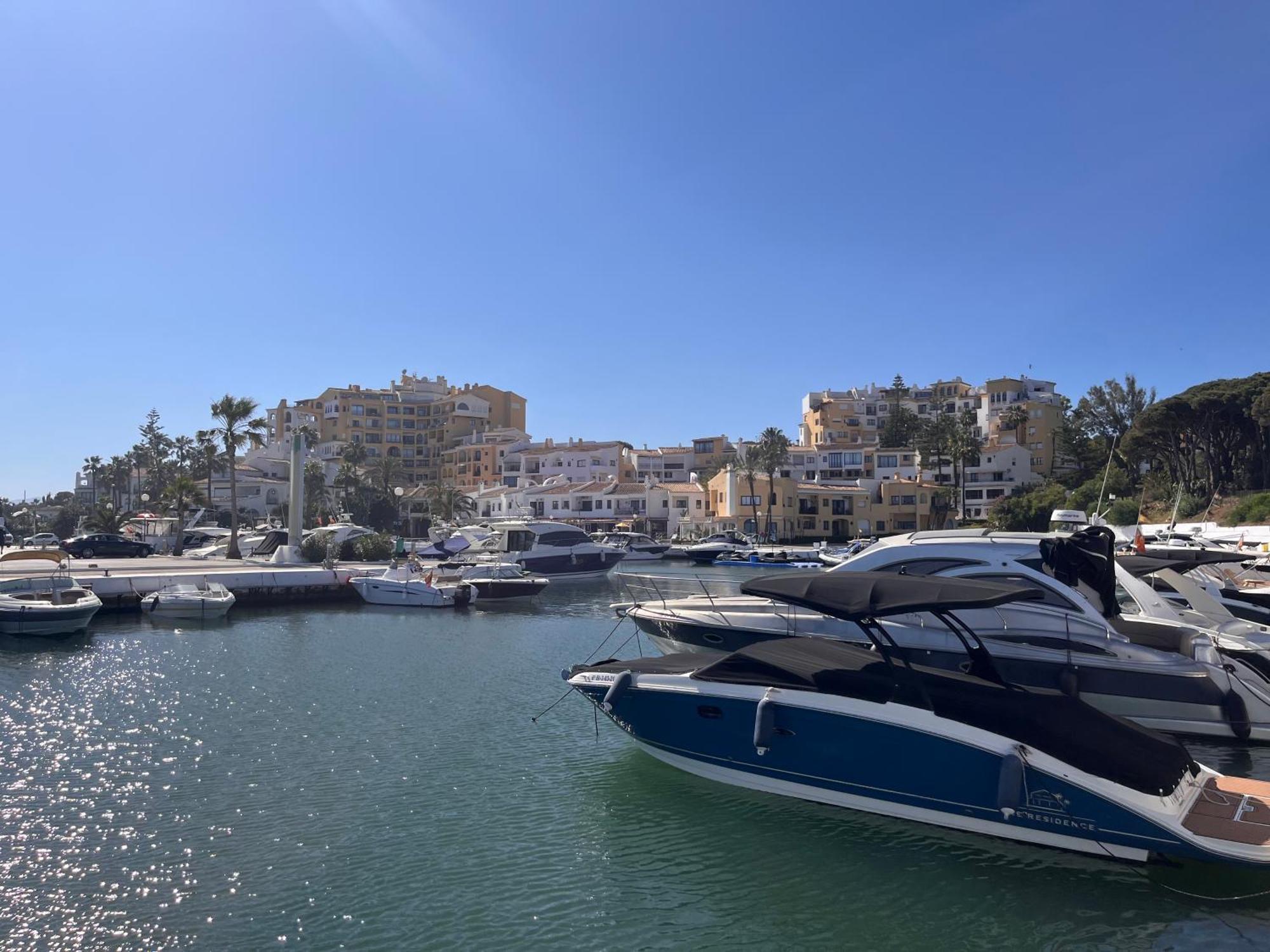 Studio On The Beach Front Malaga Bagian luar foto